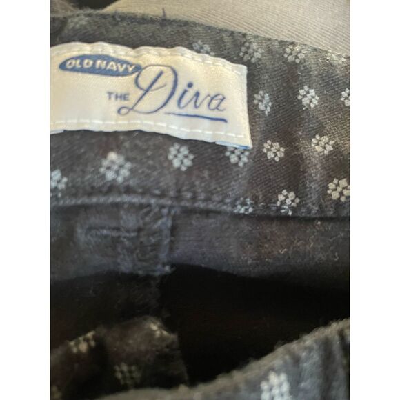 Old Navy diva black w/white diamond pattern Capri pants 12 - Picture 2 of 4
